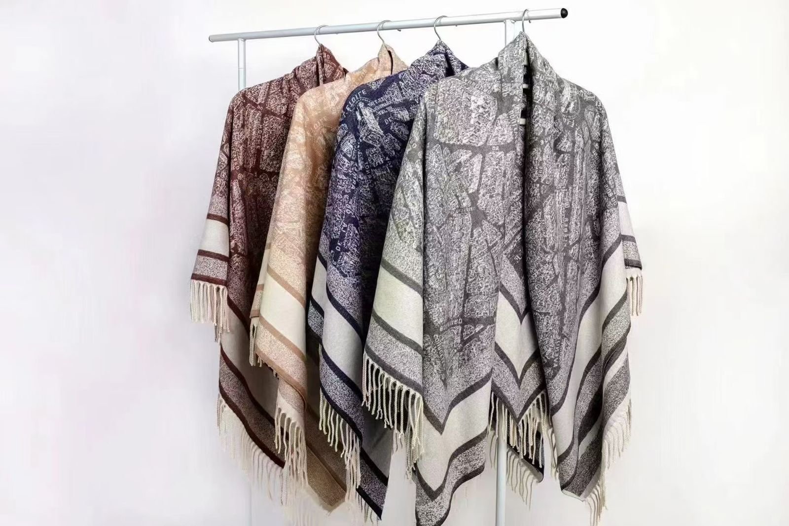 Master quality shawls - Image 4 of 6